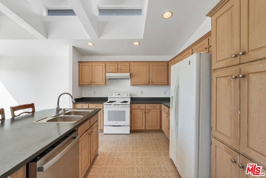 23777 Mulholland Highway 69 Property Photo 15