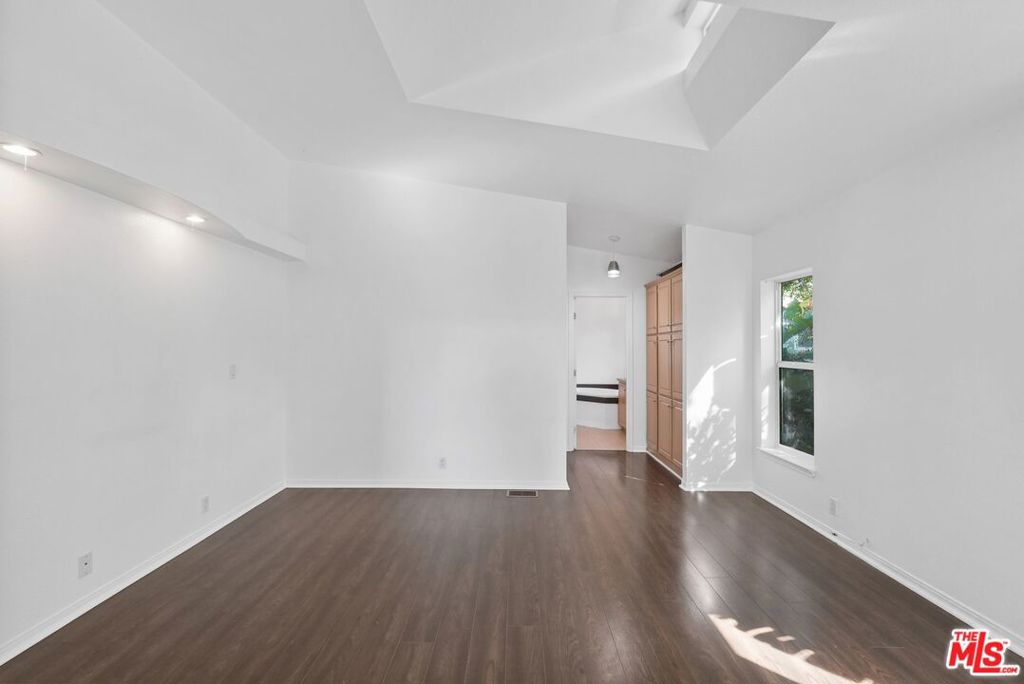 23777 Mulholland Highway 69 Property Photo 19