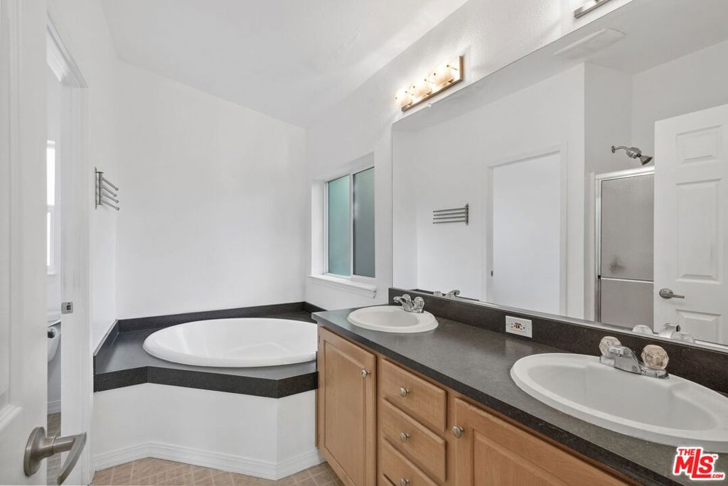 23777 Mulholland Highway 69 Property Photo 23