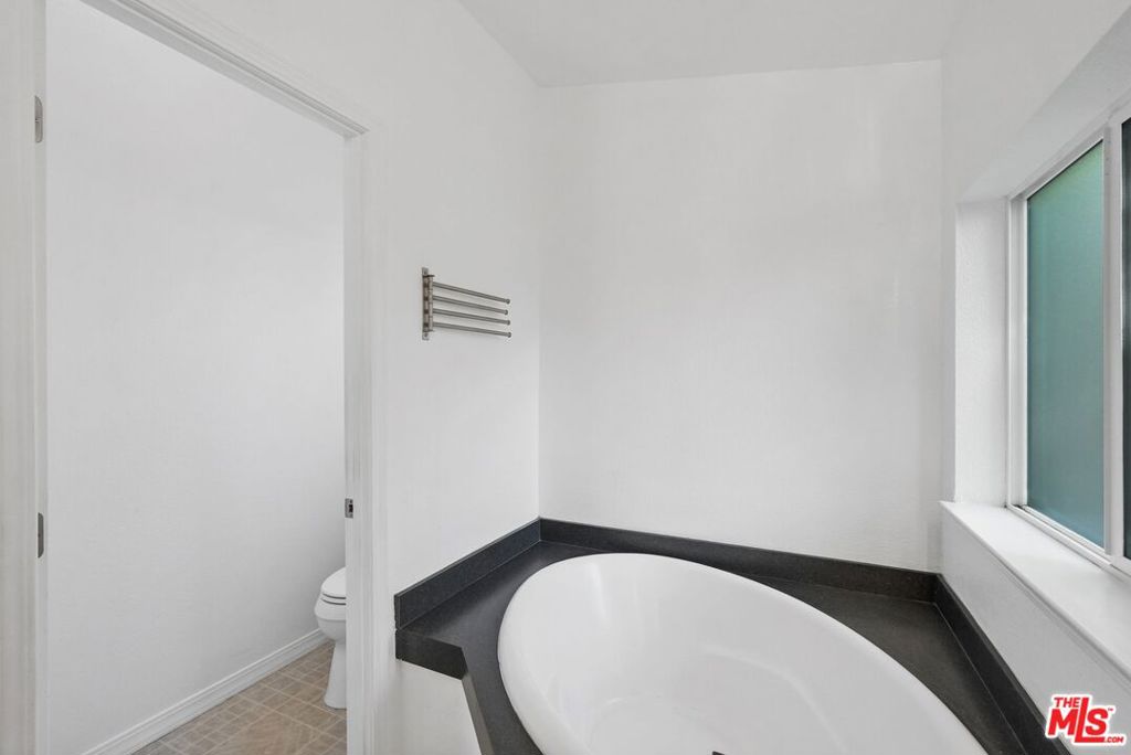 23777 Mulholland Highway 69 Property Photo 25