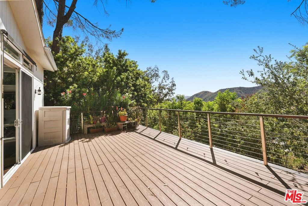 23777 Mulholland Highway 69 Property Photo 36