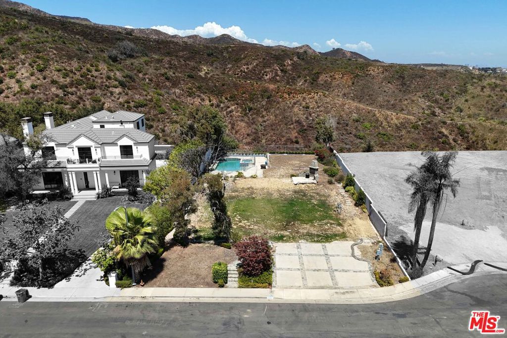 1467 Via Cresta Property Photo 1
