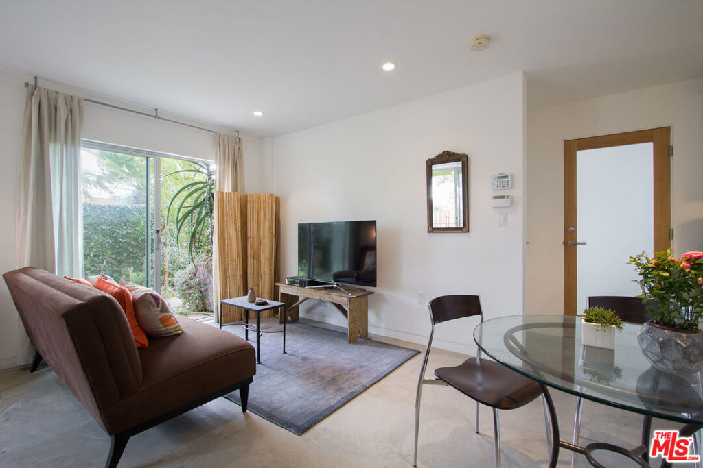 1046 6th Avenue Property Photo 24