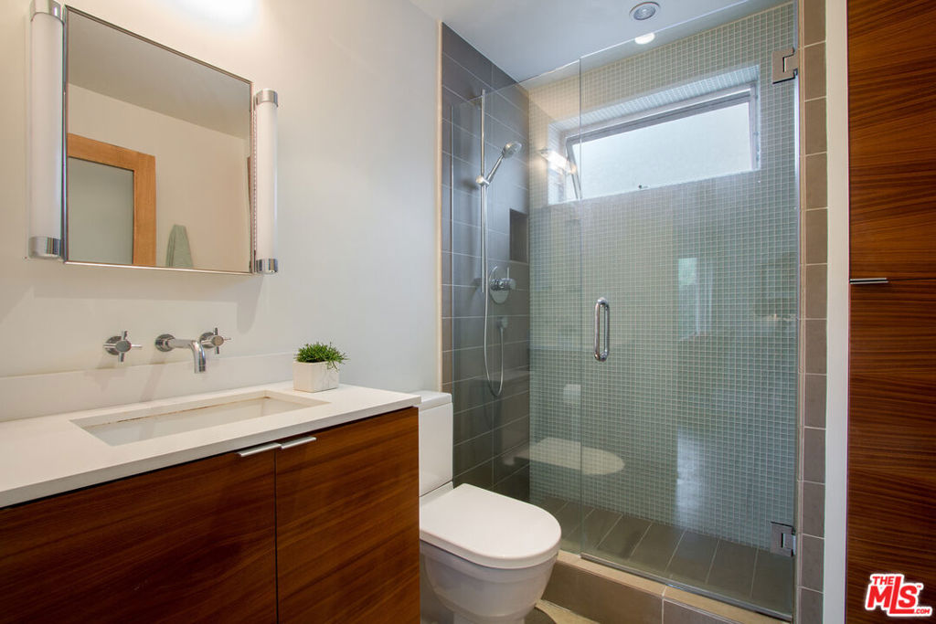 1046 6th Avenue Property Photo 25