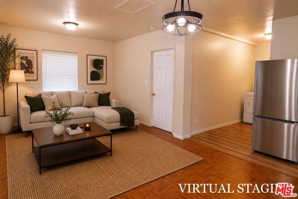 642 N La Jolla Avenue 1/2 Property Photo 3