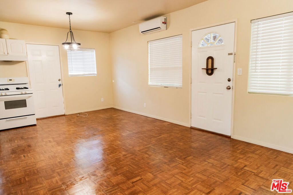 642 N La Jolla Avenue 1/2 Property Photo 6