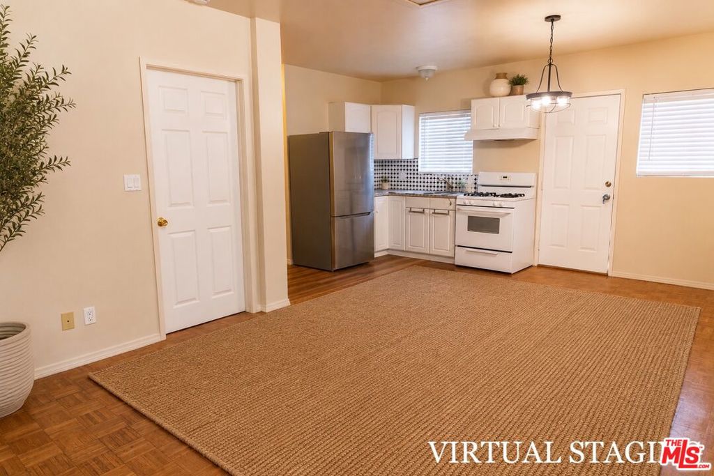 642 N La Jolla Avenue 1/2 Property Photo 7