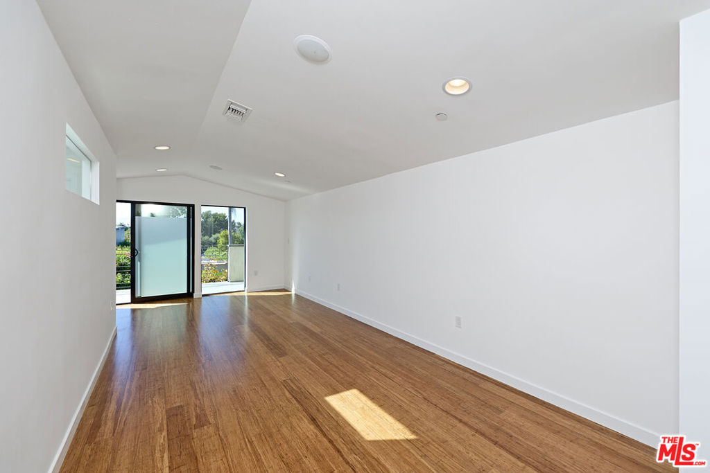 742 Brooks Avenue Property Photo 18