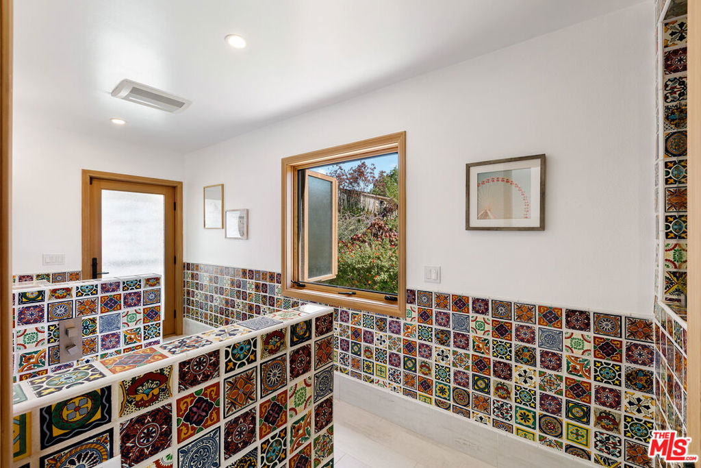 231 Loma Metisse Road Property Photo 28