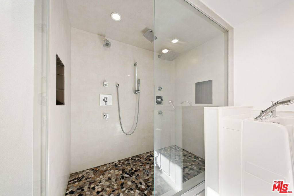 231 Loma Metisse Road Property Photo 54