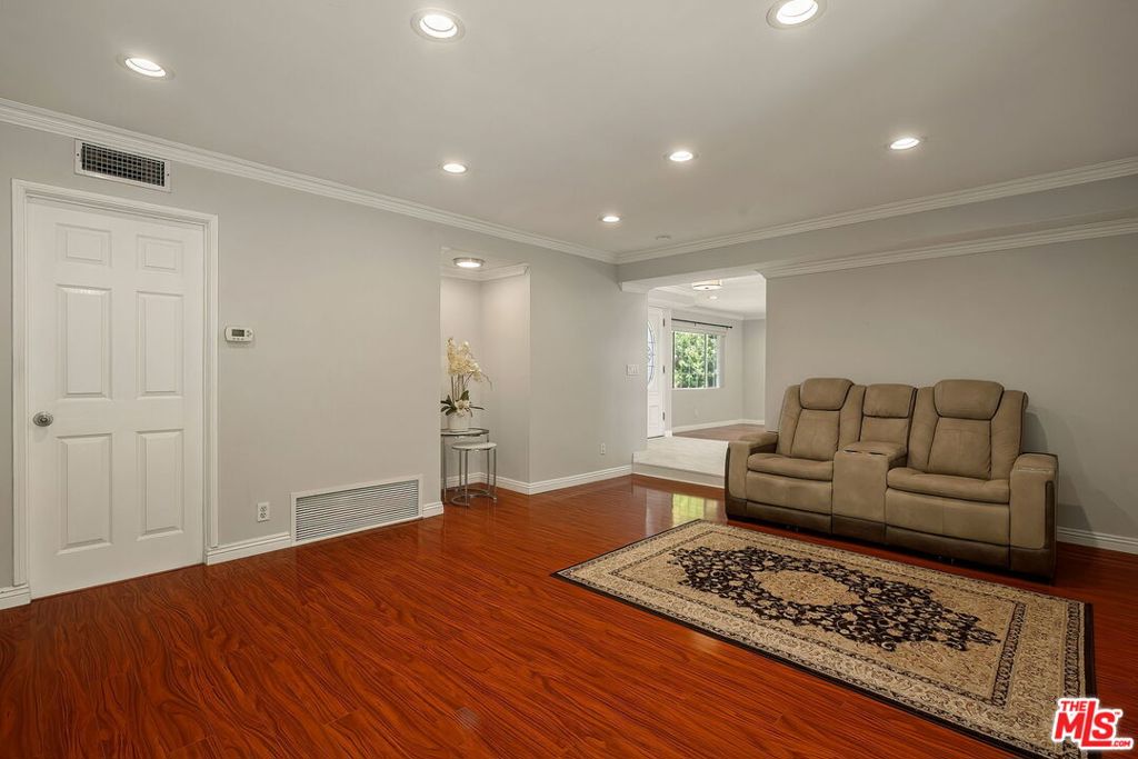 3010 Stoner Avenue Property Photo 22