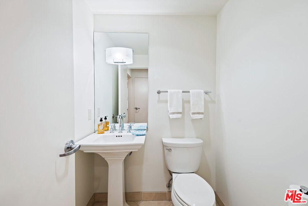13650 Marina Pointe Drive 704 Property Photo 24