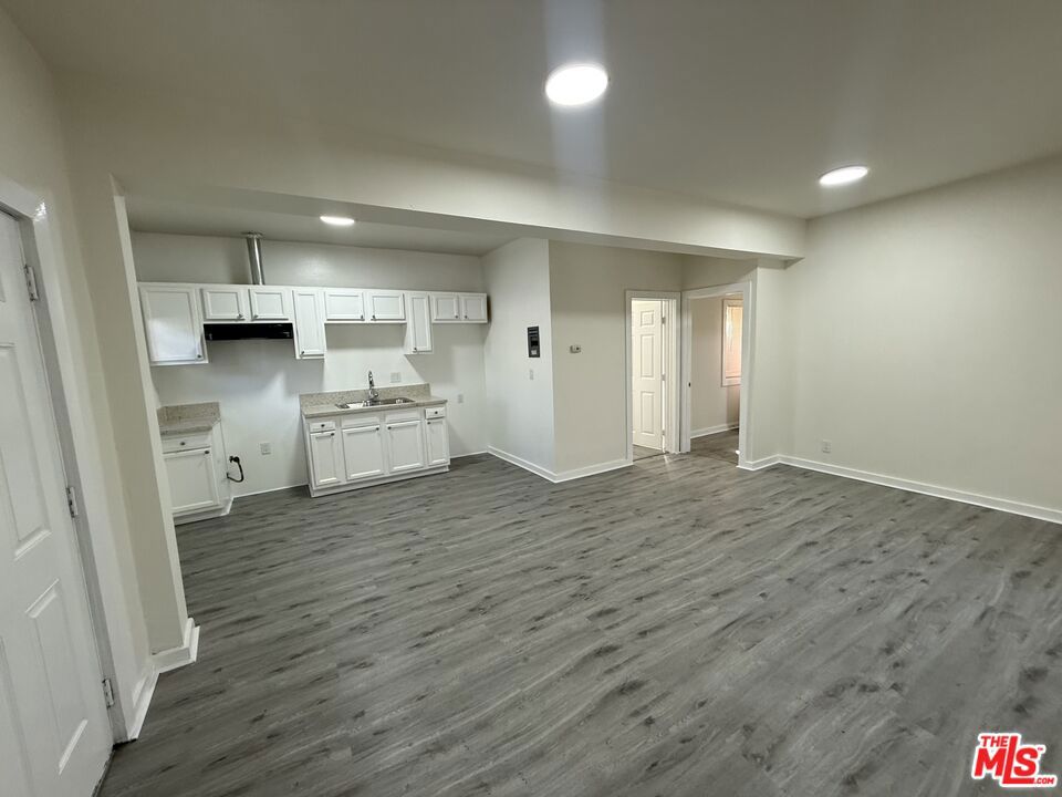 400 S Rampart Boulevard 7 Property Photo 3