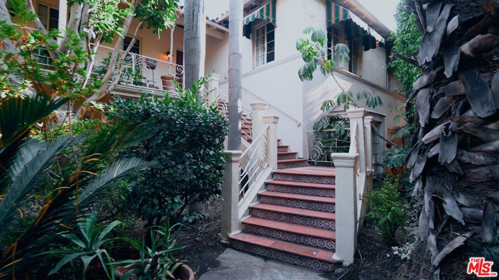 8468 Fountain Avenue Property Photo 18