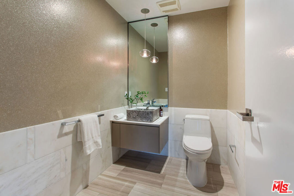 8600 Wilshire Boulevard Th2 Property Photo 52