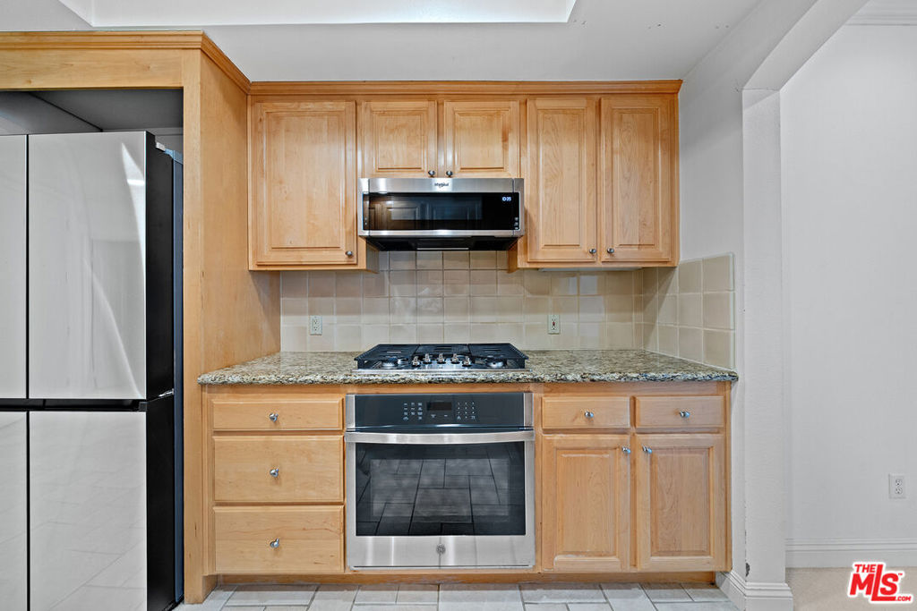 1830 Pelham Avenue 204 Property Photo 8