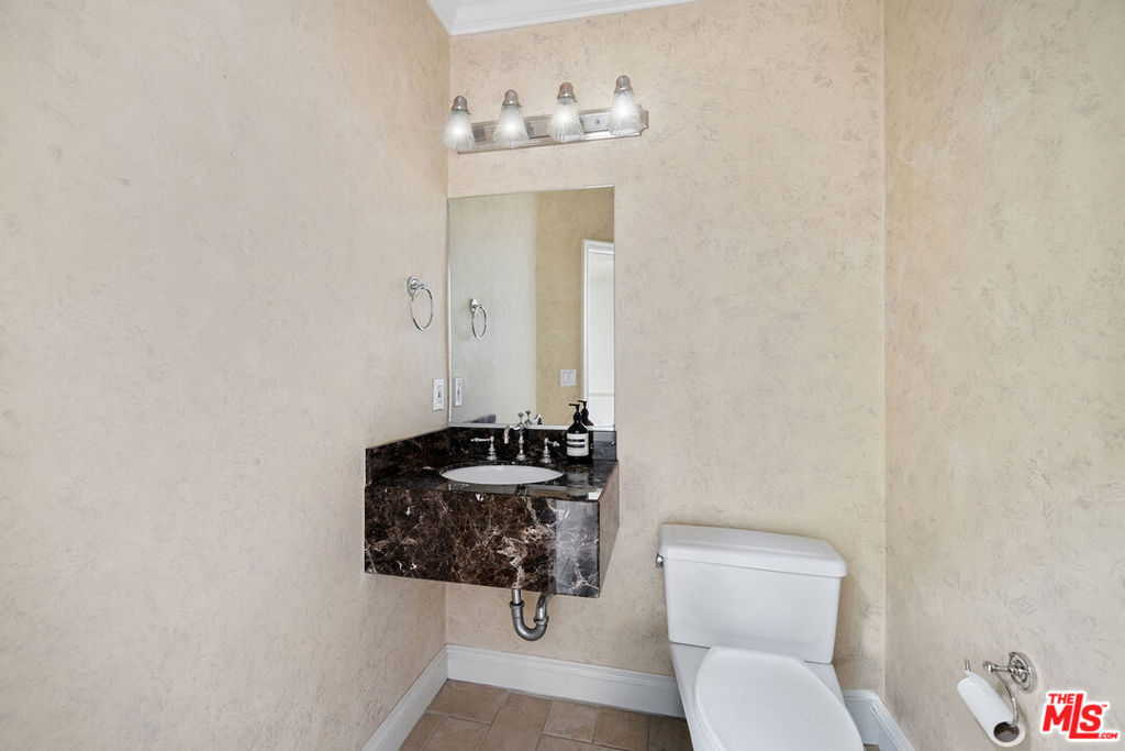 1830 Pelham Avenue 204 Property Photo 13