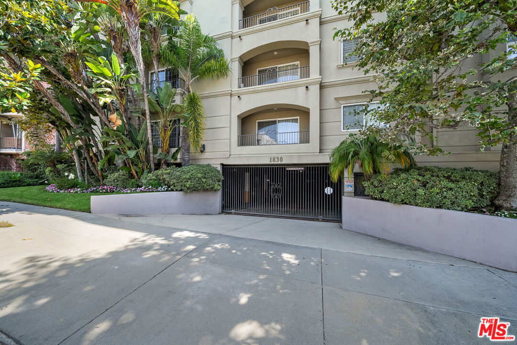 1830 Pelham Avenue 204 Property Photo 19