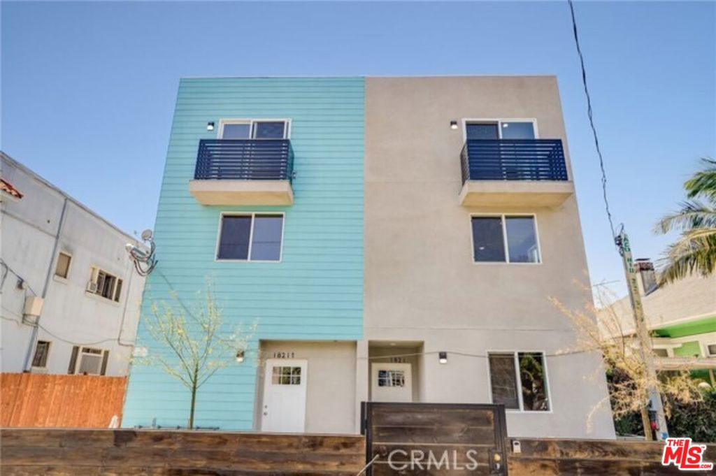 1821 1/2 S New England Street Property Photo 2