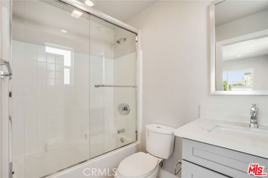 1821 1/2 S New England Street Property Photo 14