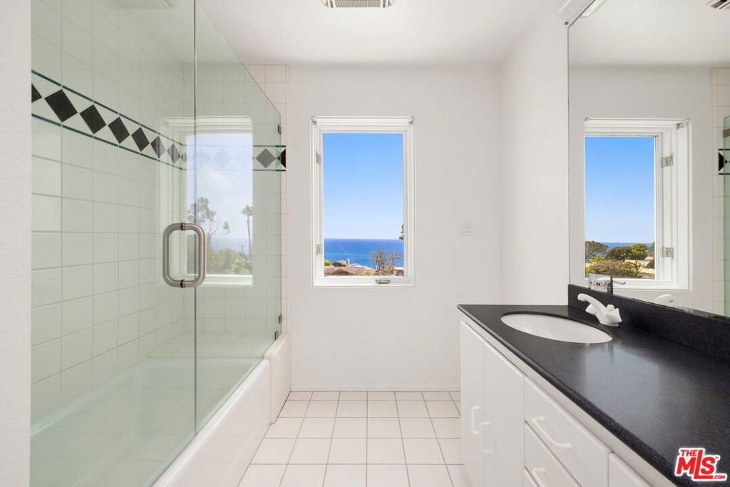 29035 Cliffside Drive Property Photo 16