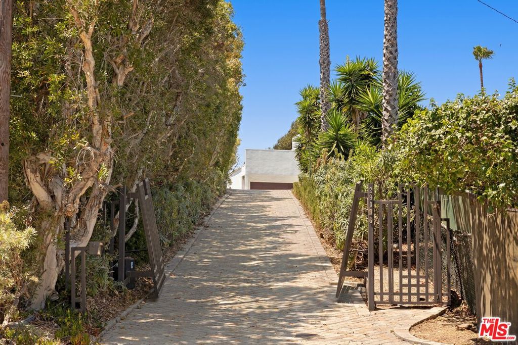 29035 Cliffside Drive Property Photo 33