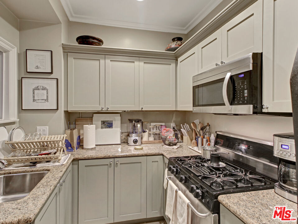 152 S Peck Drive Property Photo 9