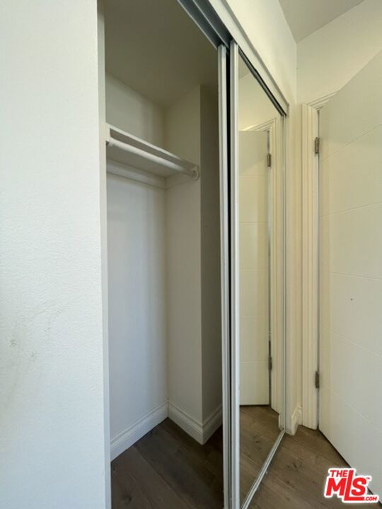 5733 1/2 Fulcher Avenue Property Photo 20