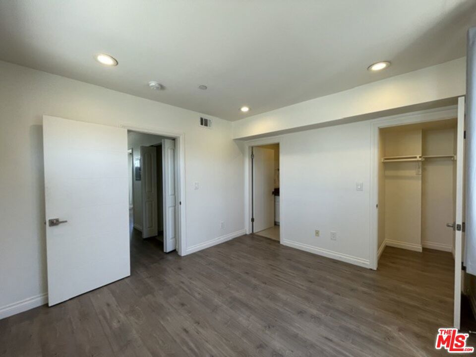 5733 1/2 Fulcher Avenue Property Photo 26