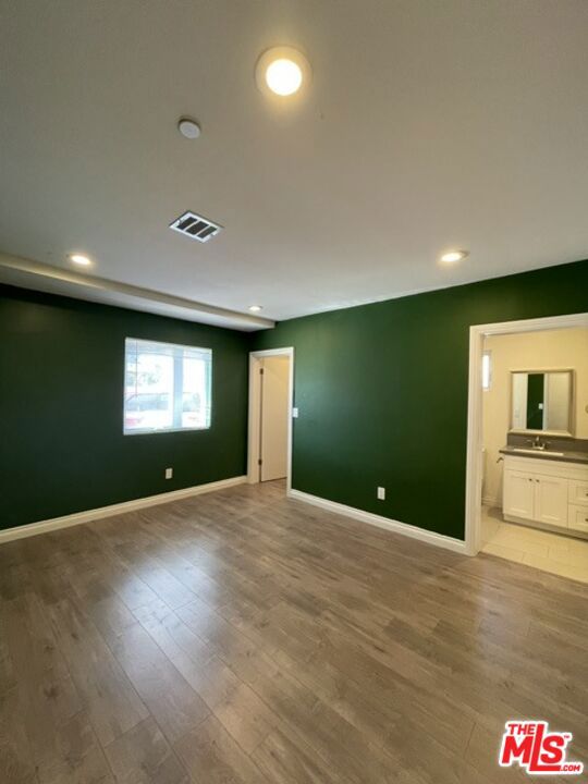 5733 1/2 Fulcher Avenue Property Photo 33