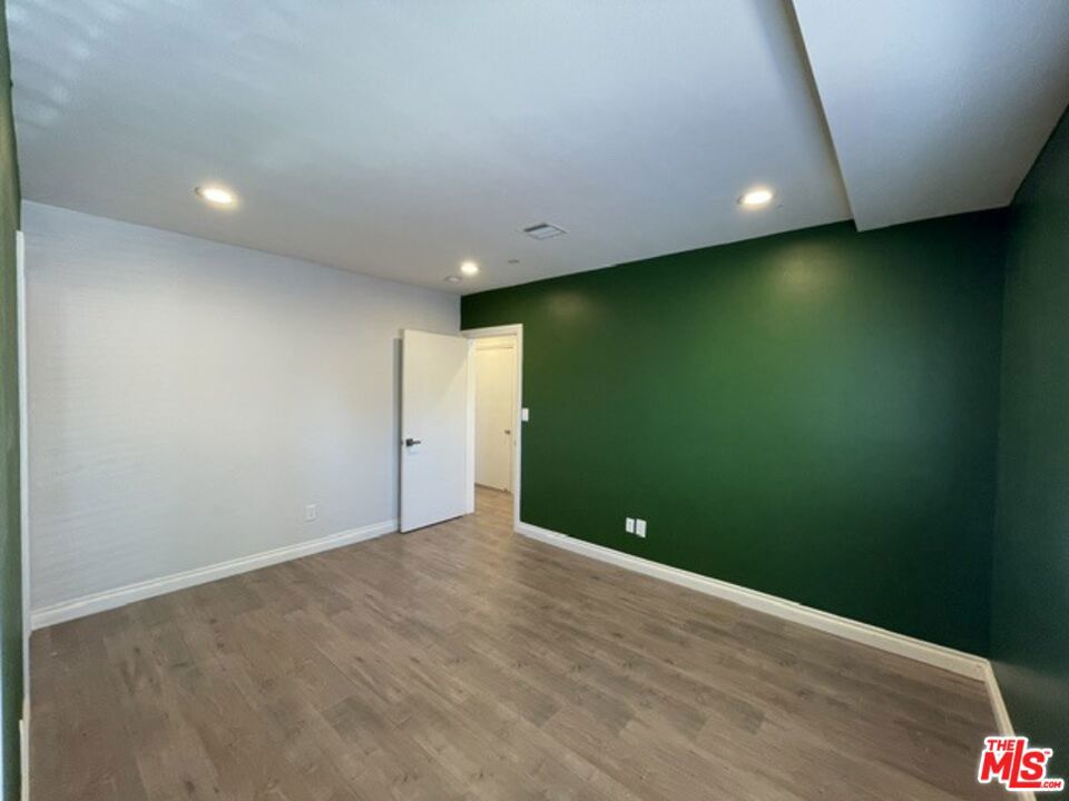 5733 1/2 Fulcher Avenue Property Photo 36