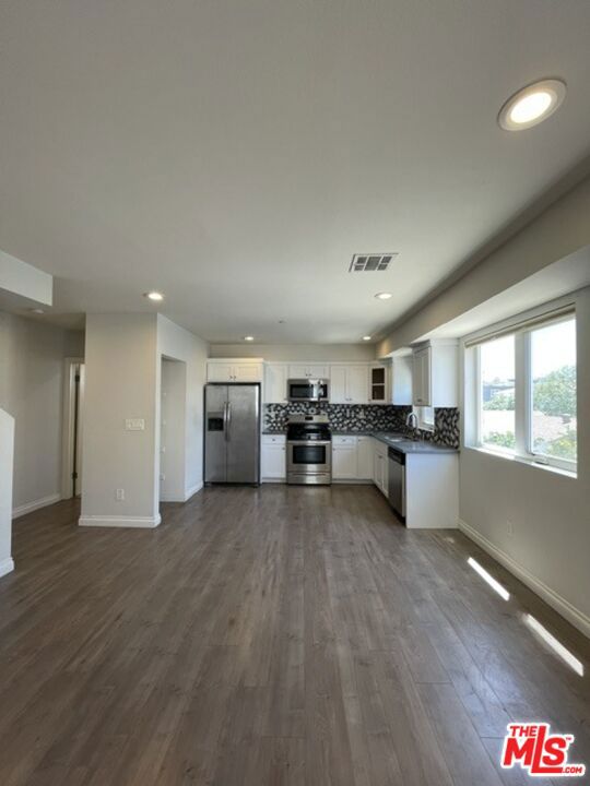 5733 1/2 Fulcher Avenue Property Photo 43