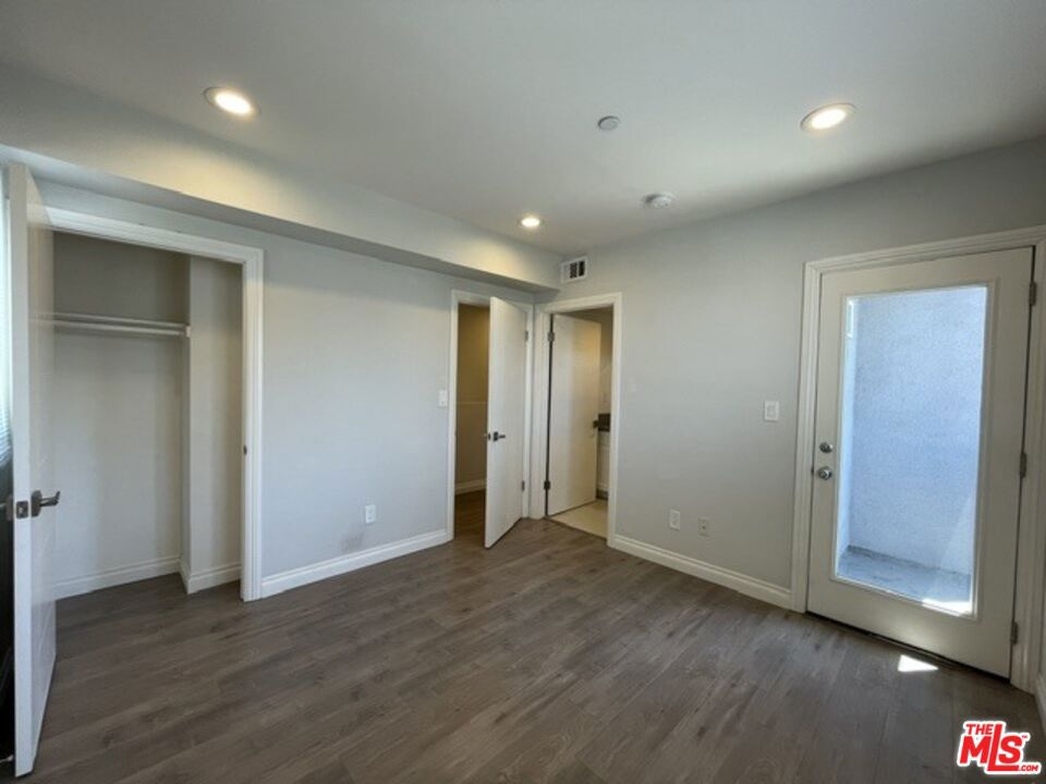 5733 1/2 Fulcher Avenue Property Photo 51