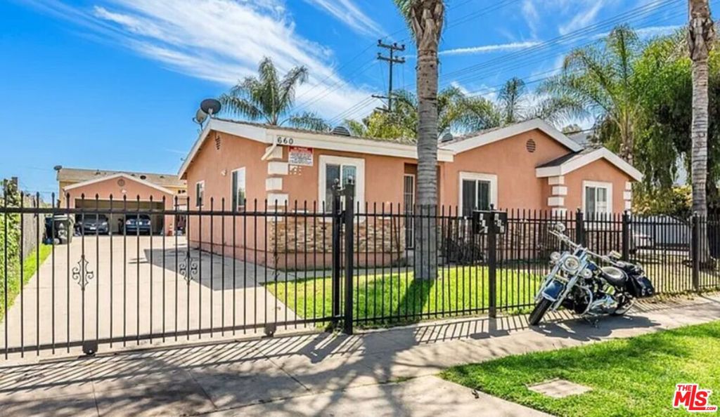660 W 94th Street Property Photo 1