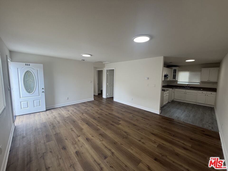660 W 94th Street Property Photo 2