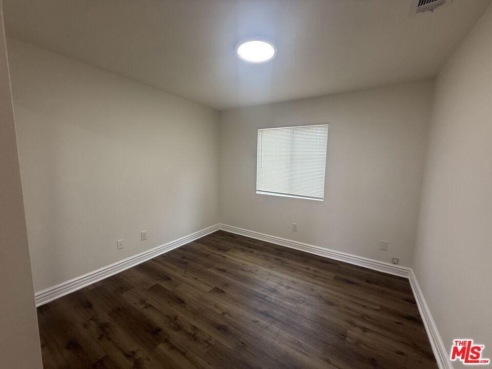 660 W 94th Street Property Photo 6