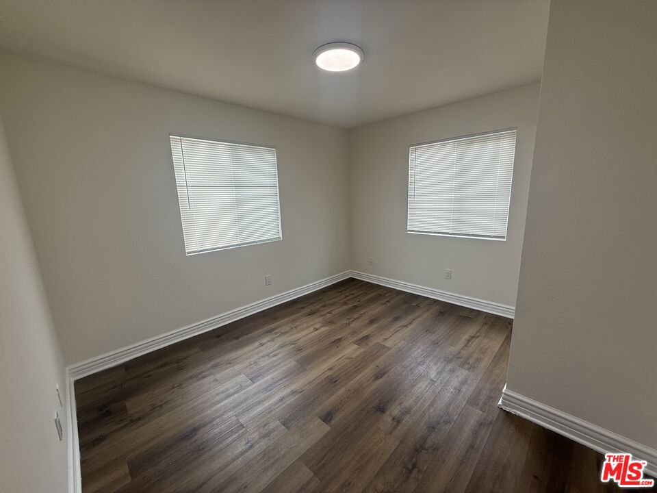 660 W 94th Street Property Photo 8
