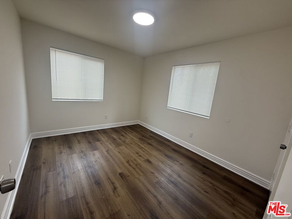660 W 94th Street Property Photo 9