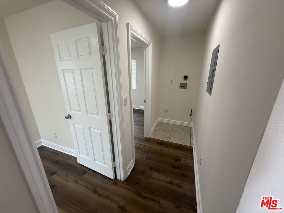 660 W 94th Street Property Photo 10