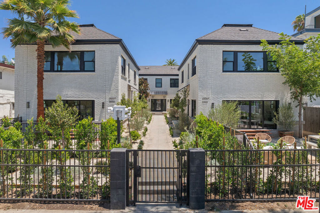 1404 1/2 S Wilton Place Property Photo 1