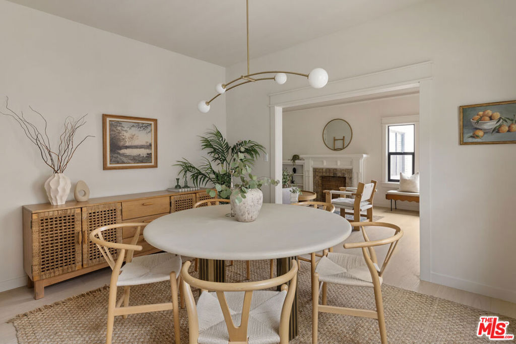 1404 1/2 S Wilton Place Property Photo 9