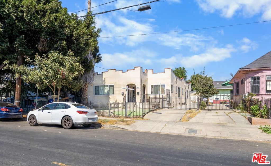 4614 Wall Street Property Photo 1
