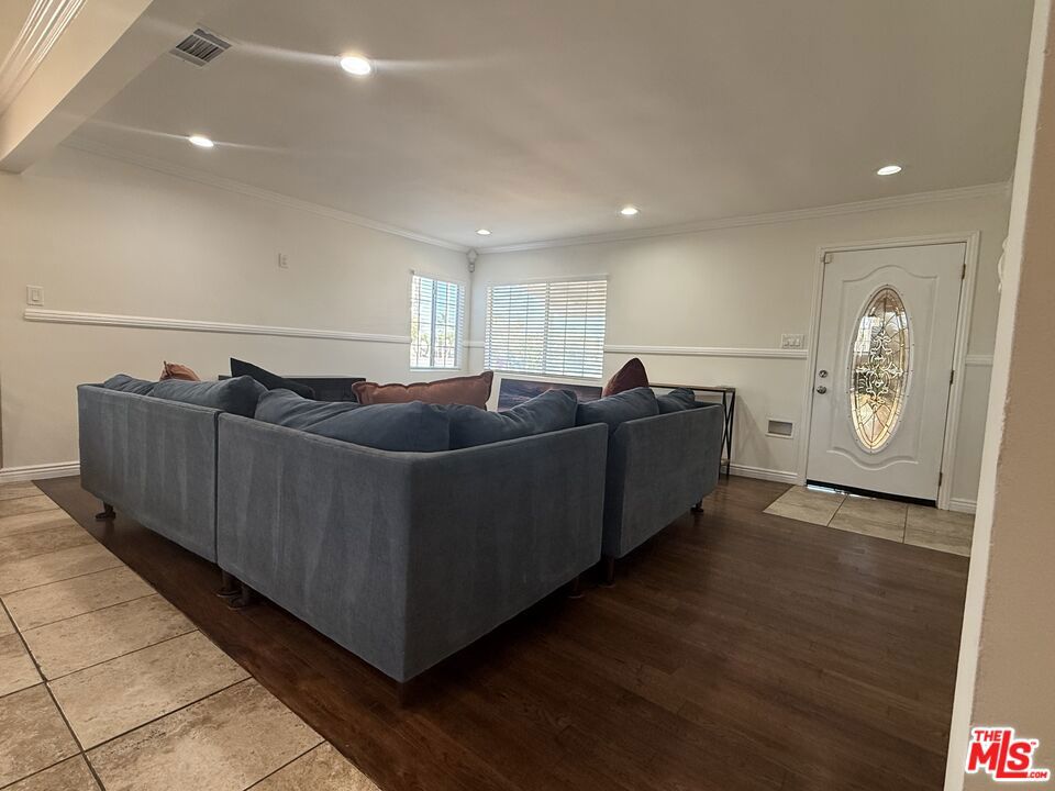 8701 Kittyhawk Avenue Property Photo 5