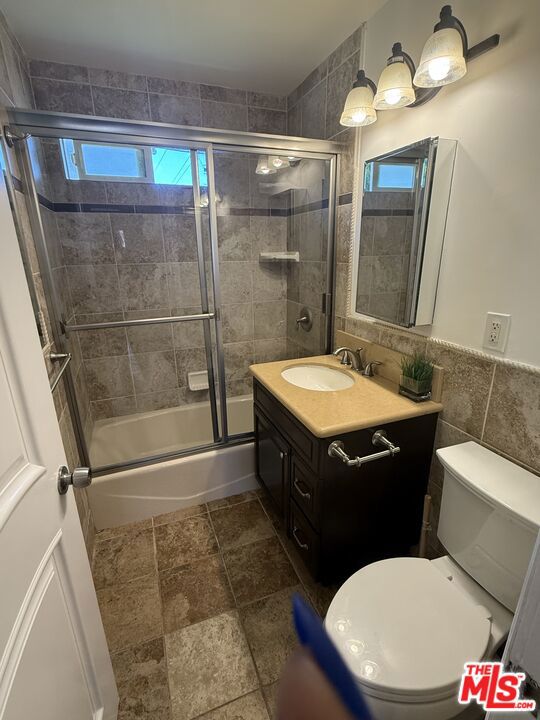 8701 Kittyhawk Avenue Property Photo 7