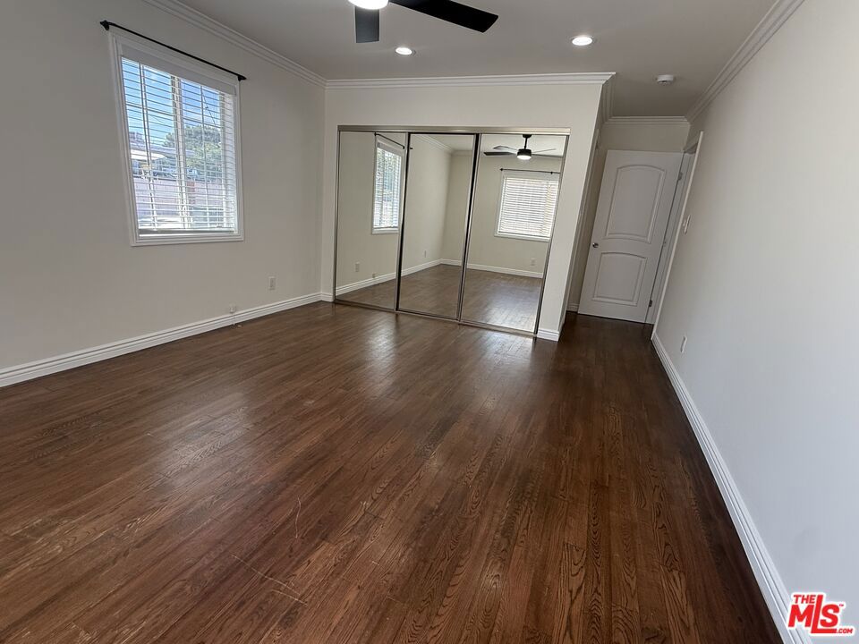 8701 Kittyhawk Avenue Property Photo 8