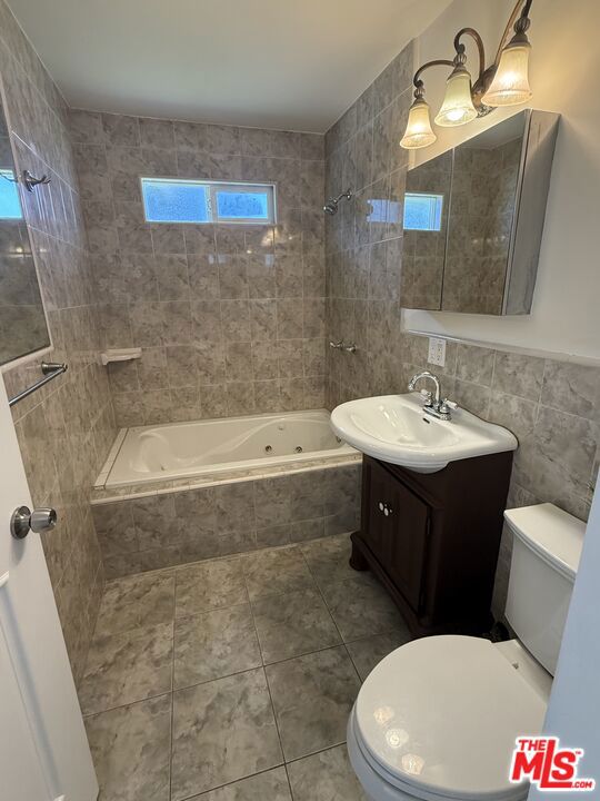 8701 Kittyhawk Avenue Property Photo 9