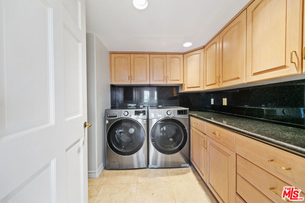 5958 Busch Drive Property Photo 15