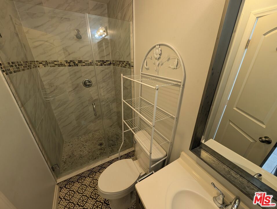 5217 N Marmion Way 5217 Property Photo 7