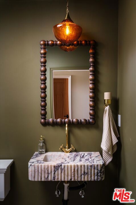1545 N Benton Way Property Photo 31