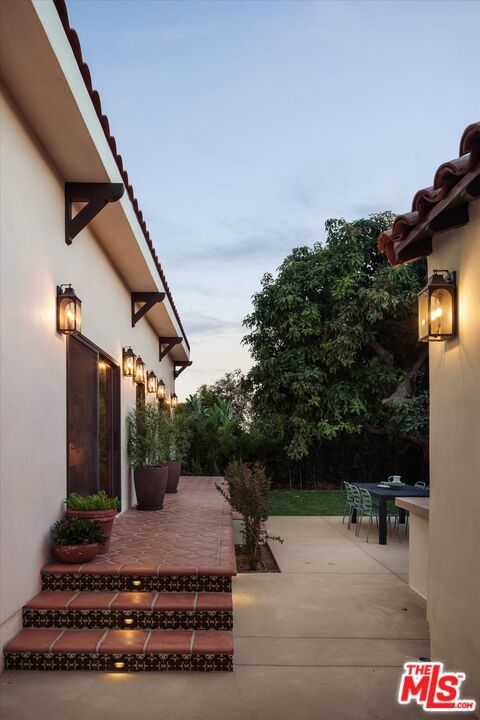 1545 N Benton Way Property Photo 70